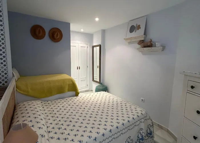 Jacaranda * Кониль-де-ла-Фронтера